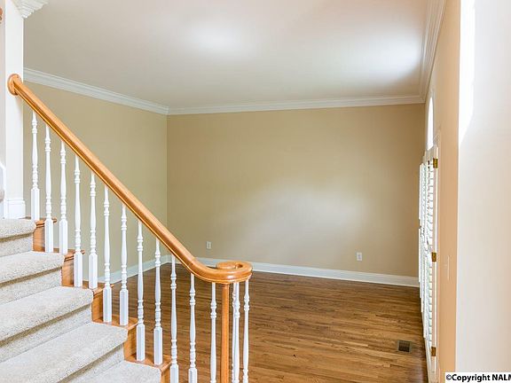 5th image of 103 Kelvingrove Dr