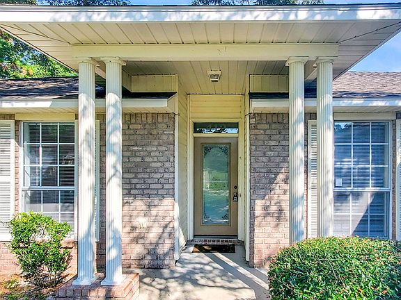 2nd image of 412 Bay Oaks Dr