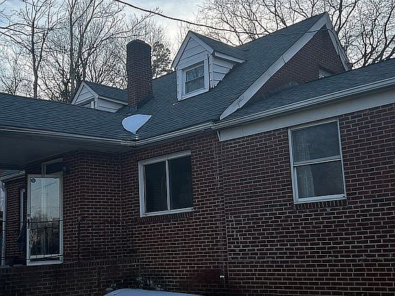 2nd image of 122 N Cameron Ave
