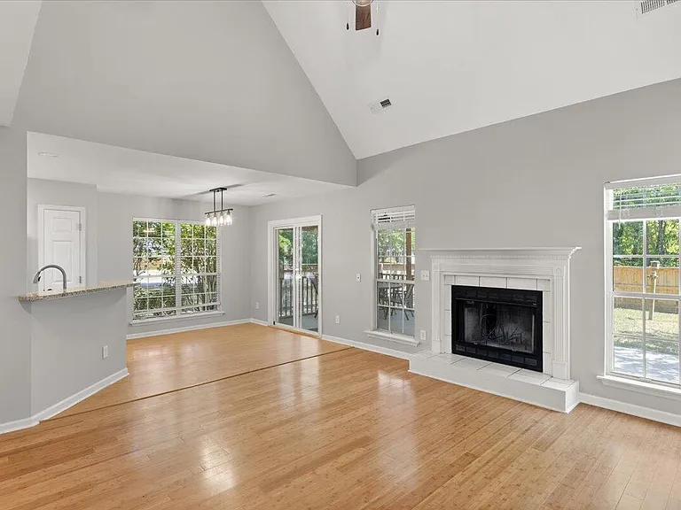 3250 Morningdale Dr — Photo 8