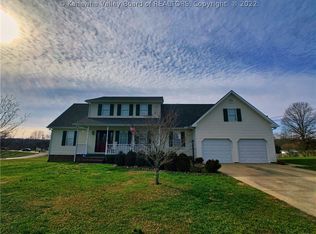 1 Quail Dr, Ona, WV 25545