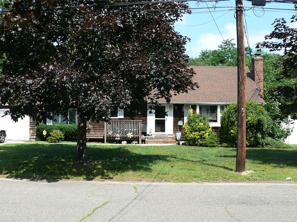 1339 Gardiner Dr, Bay Shore, NY 11706 MLS 3327849 Zillow