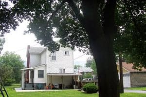 2nd image of 341 Clinton Lck
