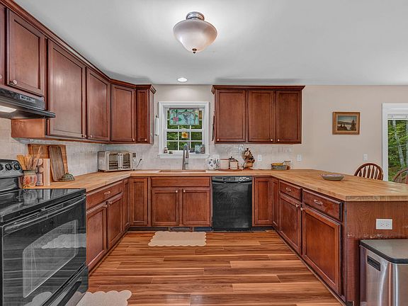 2nd image of 79 Greenwood Avenue