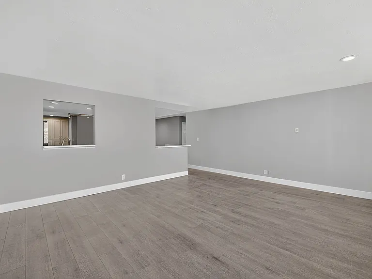 48 W Broadway #1106N — Photo 3