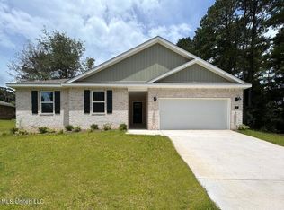 6 Vermont Dr, Petal, MS 39465