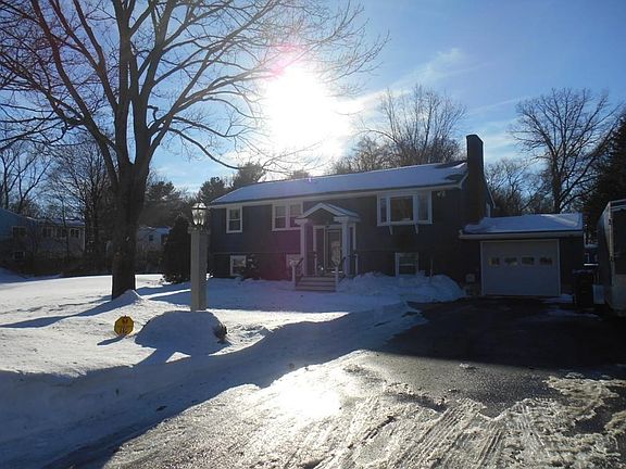 3rd image of 19 Kenwood Ave