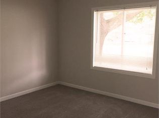 906 1/2 S Vine St APT 104, Urbana, IL