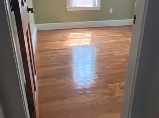 555-557 Carew St #1, Springfield, MA 01104