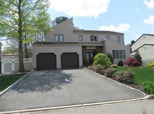 20 Highland Dr, Sayreville, NJ 08872