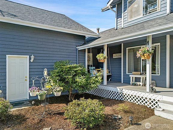 5th image of 6643 Stampede Boulevard NW