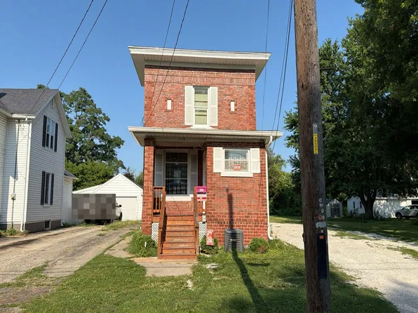 228 Day St, Galesburg, IL 61401