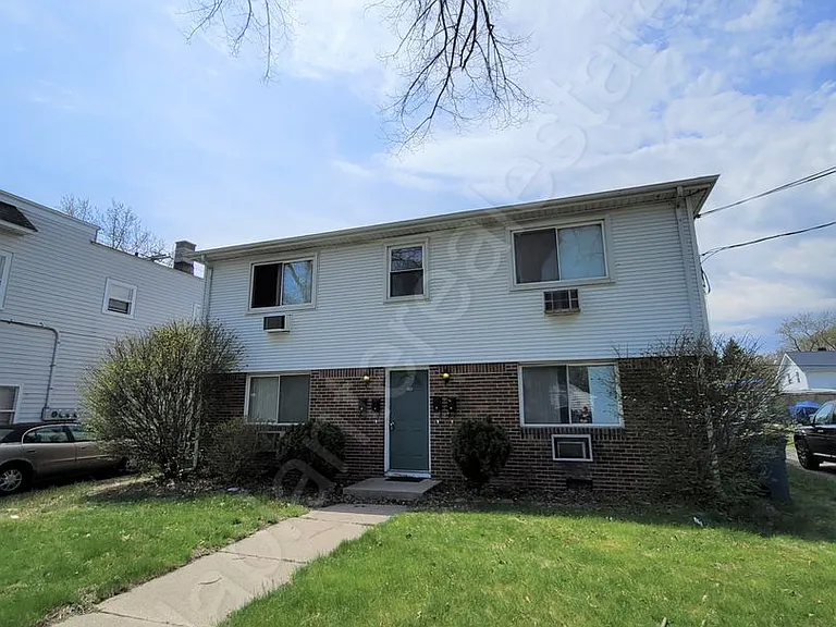 880 Wright Avenue — Photo 2