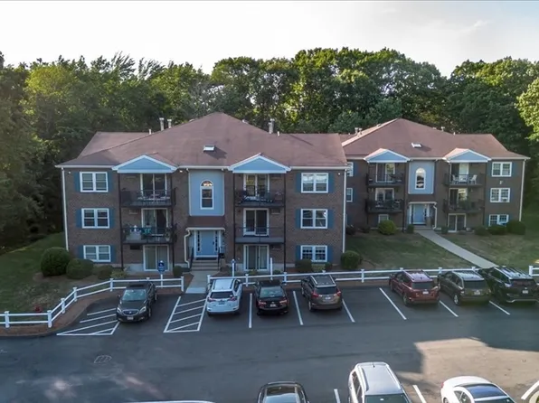 610 S Franklin St APT E201, Holbrook, MA 02343
