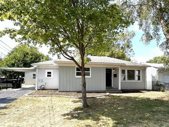 635 Royal Heights Rd, Belleville, IL 62226