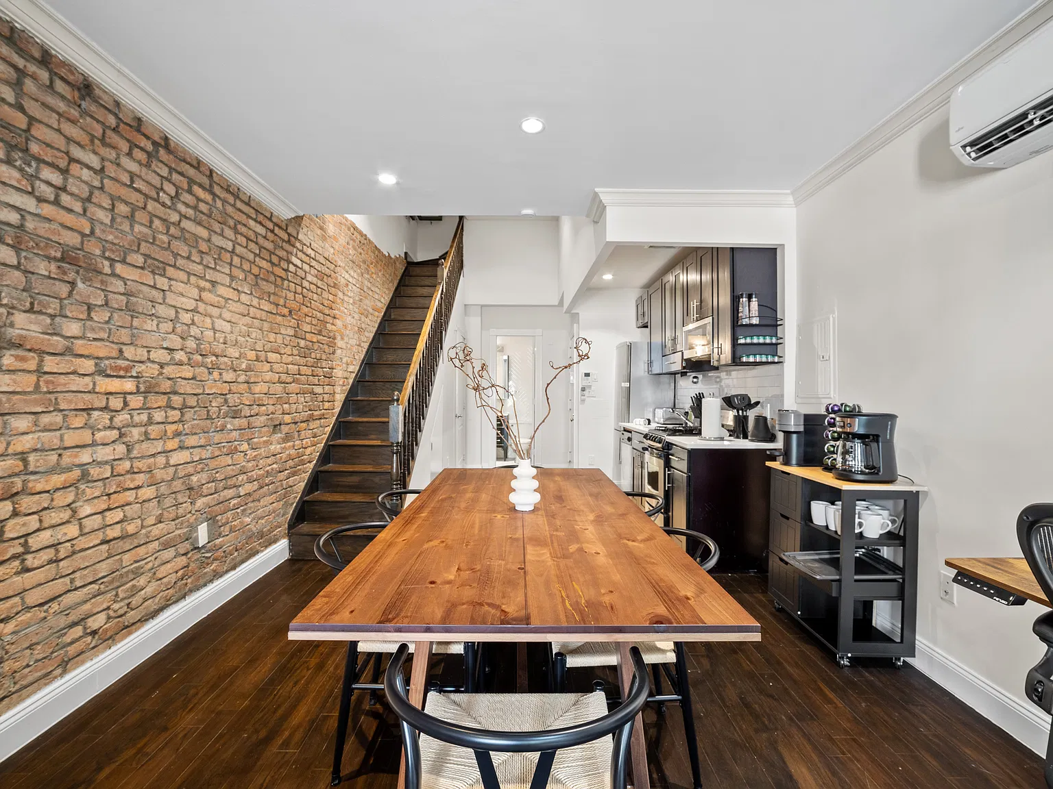 323 East 78th Street — Photo 2