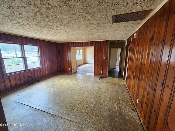5th image of 77 N Gooden St