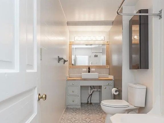 4th image of 1028 Paradrome St #1