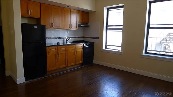 Rented by Oxford Property Group | media 10