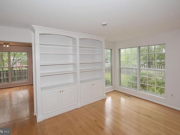 4th image of 6703 Woodstone Pl