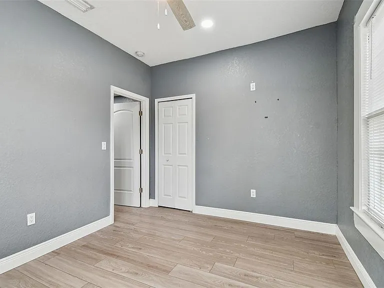 6810 N Navin Ave — Photo 61