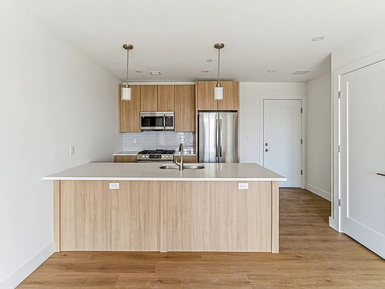 1035 Commonwealth Ave — Photo 91