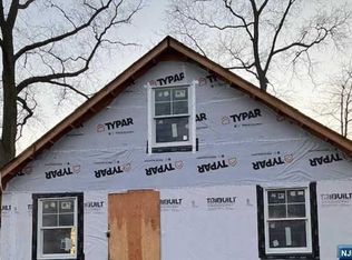 2 Bedford Rd, Dumont, NJ 07628