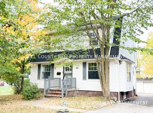 950 Greyton Rd, Cleveland Heights, OH 44112