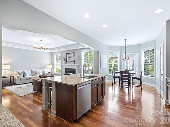 4th image of 8029 Whitehawk Hill Rd