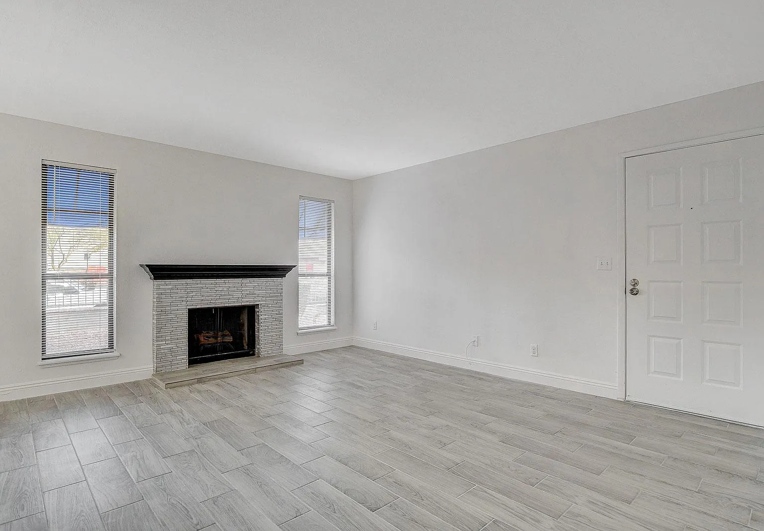 2 bed, 1073 sqft, $1,595 — Photo 4
