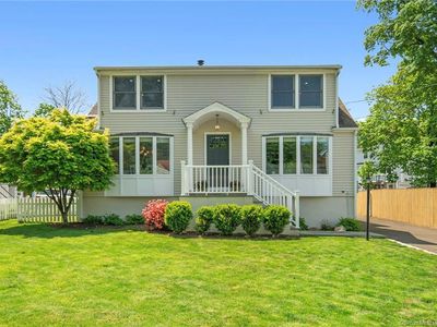 9 New Ln, New Canaan, CT, 06840