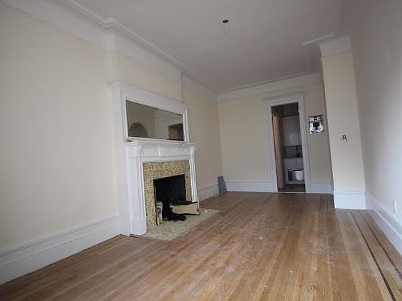 4th image of 319 W 88th St APT 07