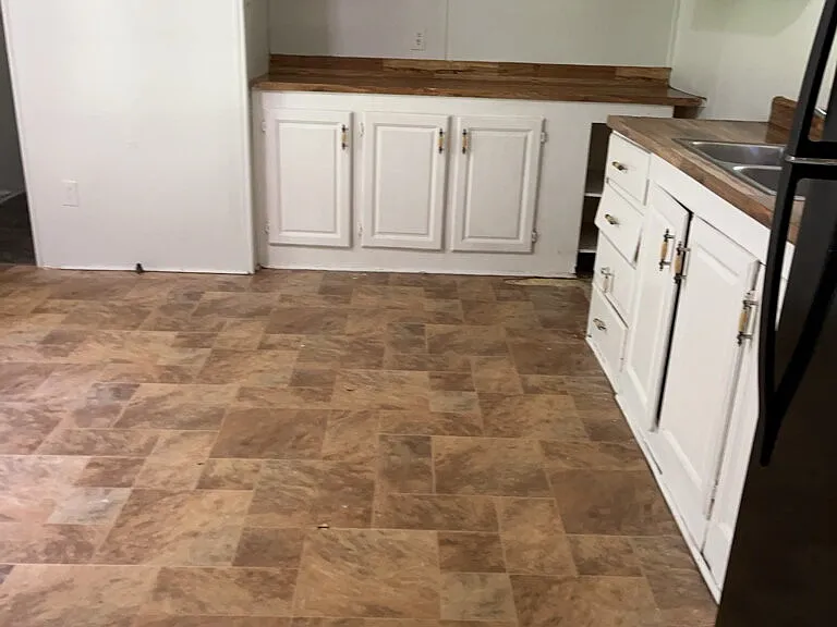 321 Robinson Rd — Photo 2