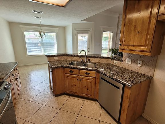 4th image of 2700 Colony Glen Dr