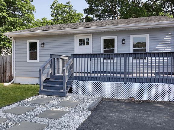 2nd image of 1934 Ravenwood Drive