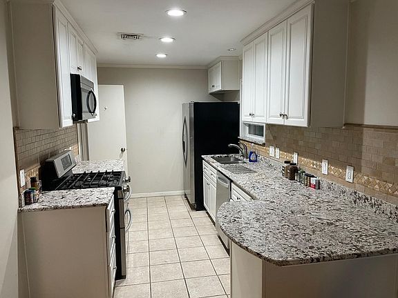 3rd image of 9650 Highmeadow Dr