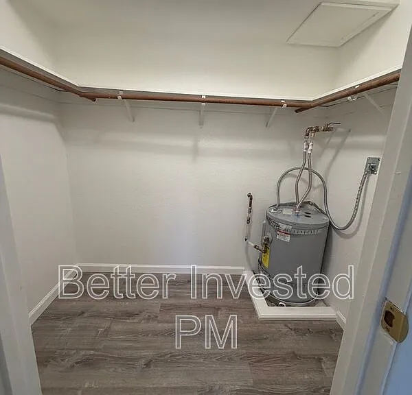 745 S Dora St #H — Photo 9