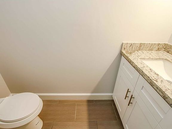 5th image of 2151 Madeira Dr