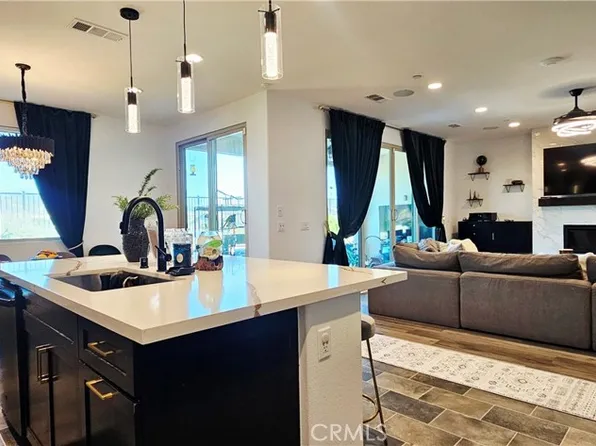 1512 Yucca Ct, Calimesa, CA 92320