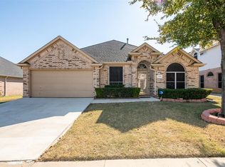 304 Fort Edward Dr, Arlington, TX 76002
