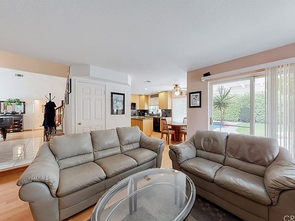 4th image of 615 Gilbert St