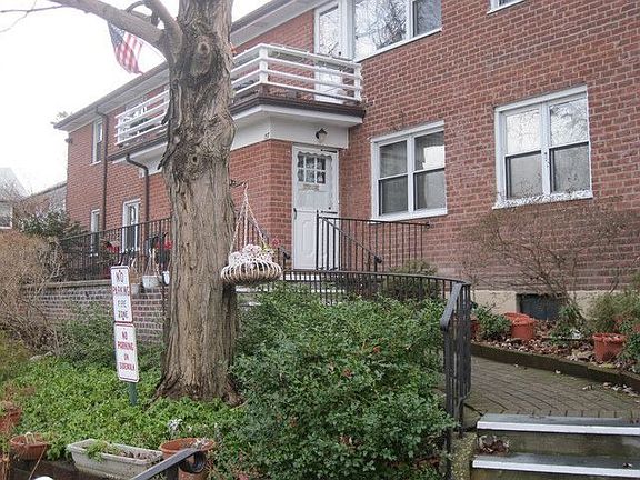 3rd image of 137 S Buckhout St #137