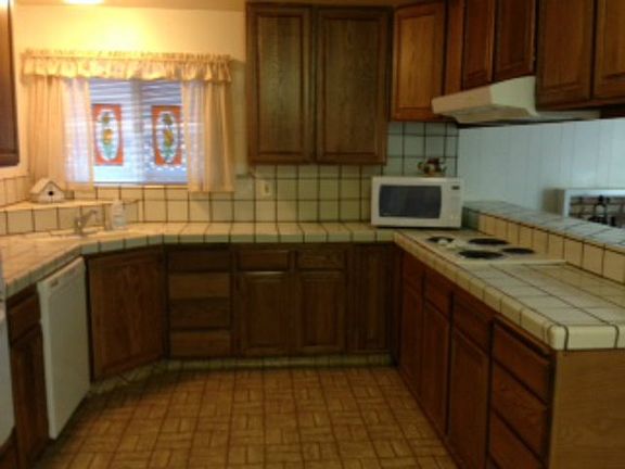 2nd image of 887 Hermiston Dr