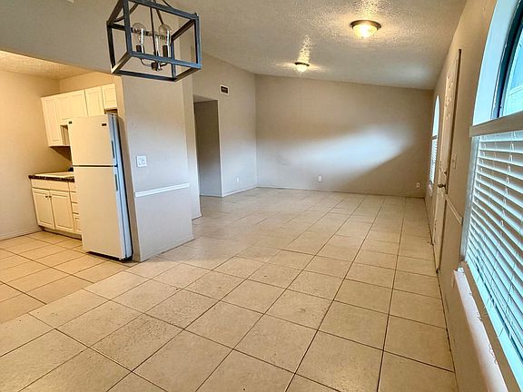 3rd image of 5205 SE Primrose Way
