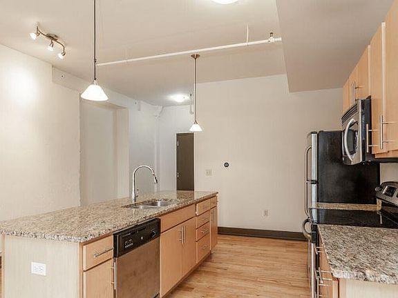3rd image of 424 S 12th St APT 201