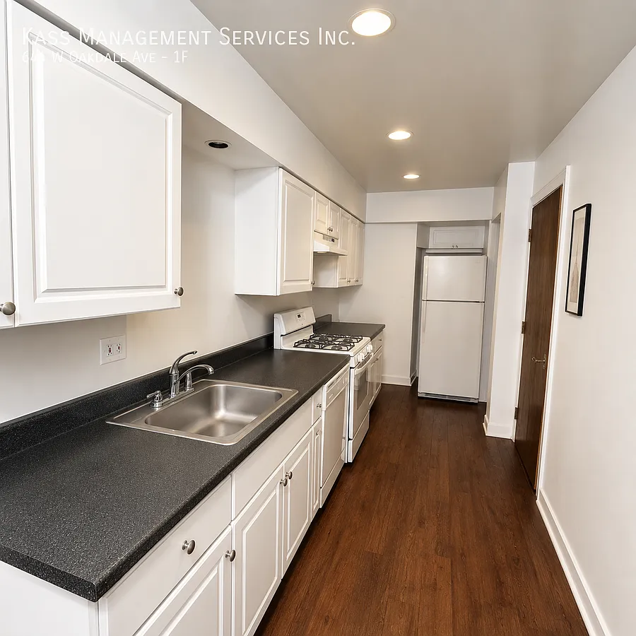 Charming Lakeview Apartment — Photo 1