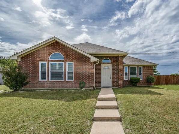 7416 Wood Slope Dr, Dallas, TX 75249