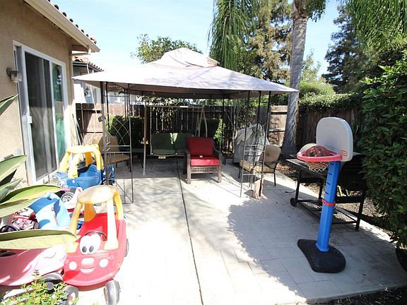 3rd image of 1421 Croce Dr