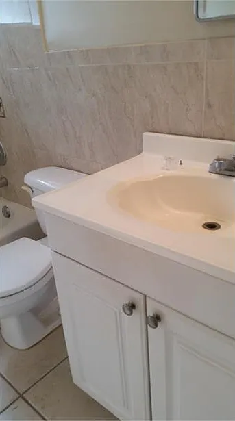 2 bed, 1075 sqft, $1,975 — Photo 2