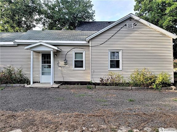 2nd image of 6737 Main St